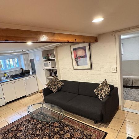 First Floor One Bedroom Apartment With Full Kitchen & Bath Washington Buitenkant foto